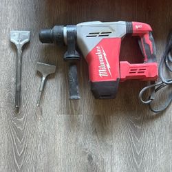 Milwaukee Roto hammer