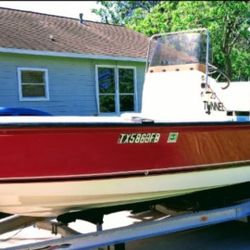 Triton Boat 1998  20'8 Very Well Taken Care Of. Turn Key!! No Tire Kickers Please. Floor's Are Solid No Wood In The Hull All Fiberglass.