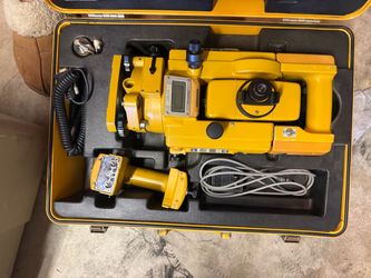 Topcon Total Station Survey Instrument with Case