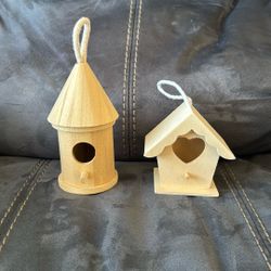 New With Tags 2 Wood Mini Bird House DIY Paint Art Craft 