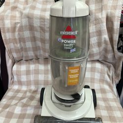 Vacuum, Great Condition Picks Uppet Hair