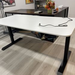 Computer autonomous desk