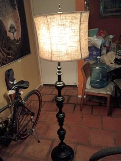 Black lamp 5ftall metal
