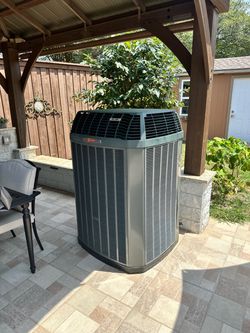 TRANE   XL18i.   5 ton.