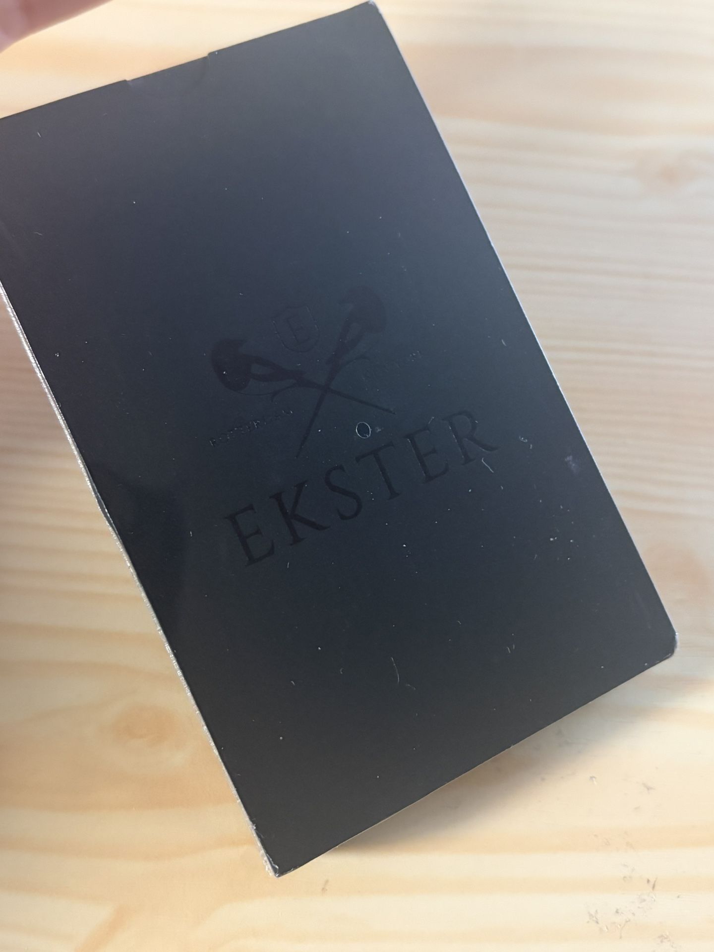 BRAND NEW Ekster Aluminum Cardholder (Red)