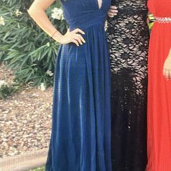 Lulu’s Formal/Prom Blue Dress Flowy Fabric Size Medium Like New