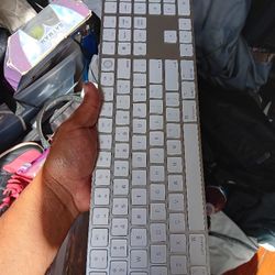 Apple A2520 Magic Keyboard 