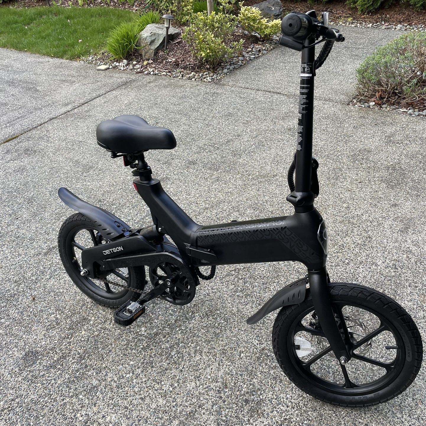 Jetson Haze Folding Electric Bike for Sale in Kenmore, WA Jetson Haze Folding Electric Bike for Sale in Kenmore, WA