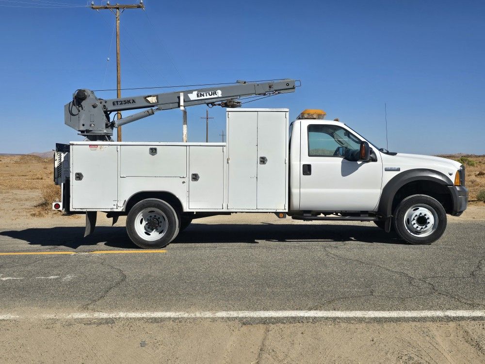 2005 Ford F550 w/ Venturo ET25KX Crane Truck