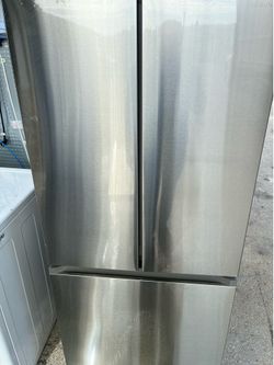 REFRIGERATOR SAMSUNG 32”