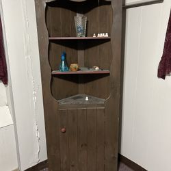 Corner Hutch