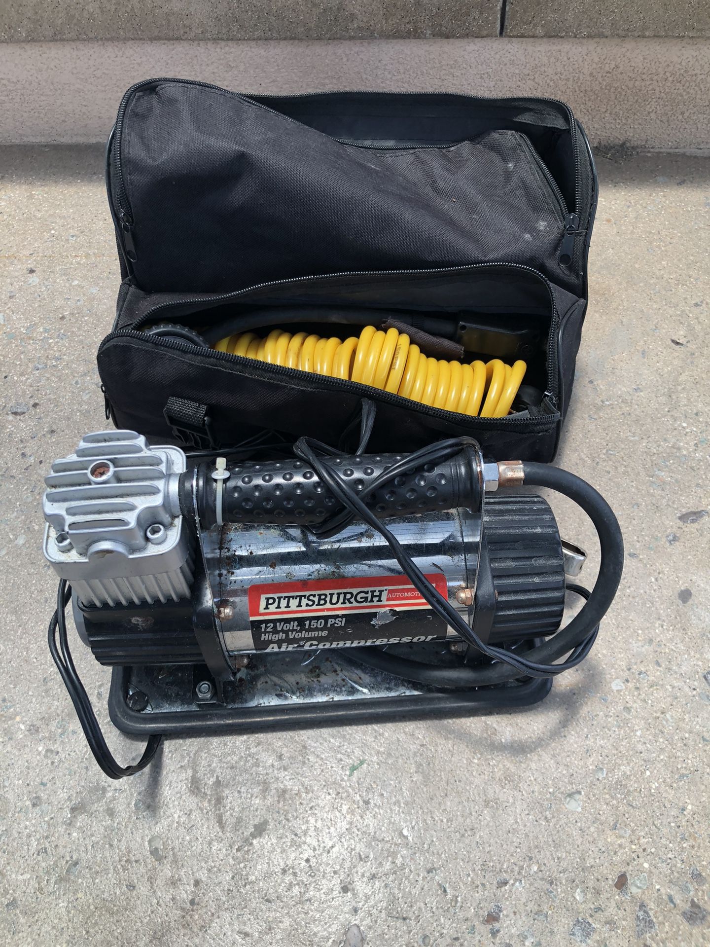 AIR COMPRESSOR