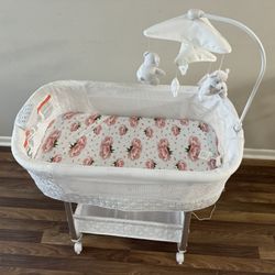Delta Children Nod Bassinet - Smart Sleeper Wi-Fi 