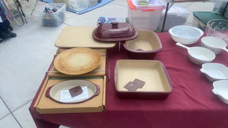 Pampered chef, stoneware dishes