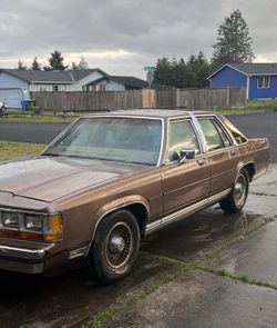 Ford crown Victoria 1989