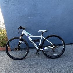 Cannon,white,green it’s a size 29 inch