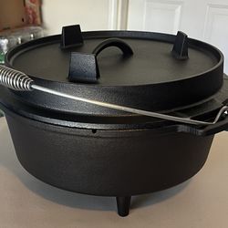 Brand new Cast Iron Dutch Oven.