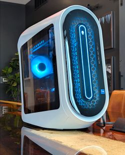 Alienware Aurora Gaming PC - RTX 3070 | i7-12700KF | 32GB DDR5 | 1TB SSD