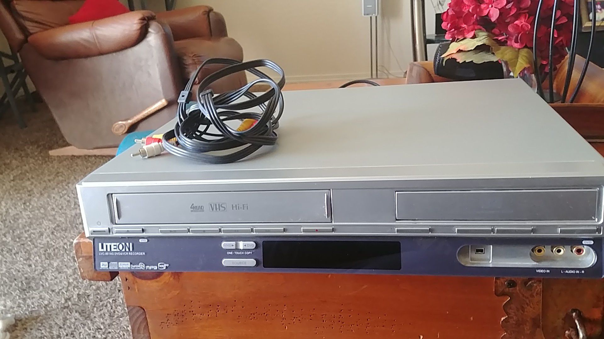 Lite On DVD&VCR recorder player