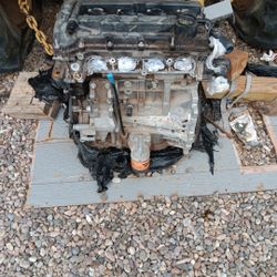 Vendo Motor 2014 Avenger 4cil 2.2 Tiene 89.000 Millas  $600 Buenas Condiciones 