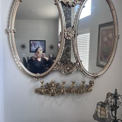 Double Mirror With Scone 