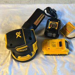 Dewalt Sander cream