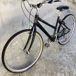 FELT BICYCLES CAFE 7 MEDIUM  ROAD BIKE