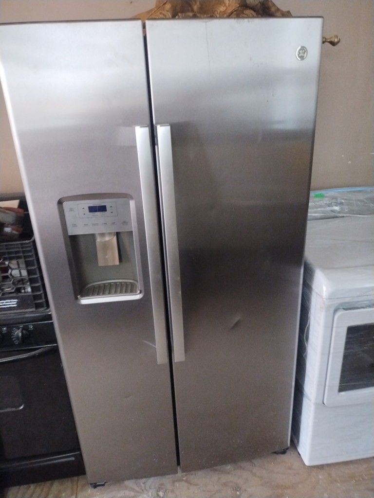 GE Side-by-Side Refrigerator