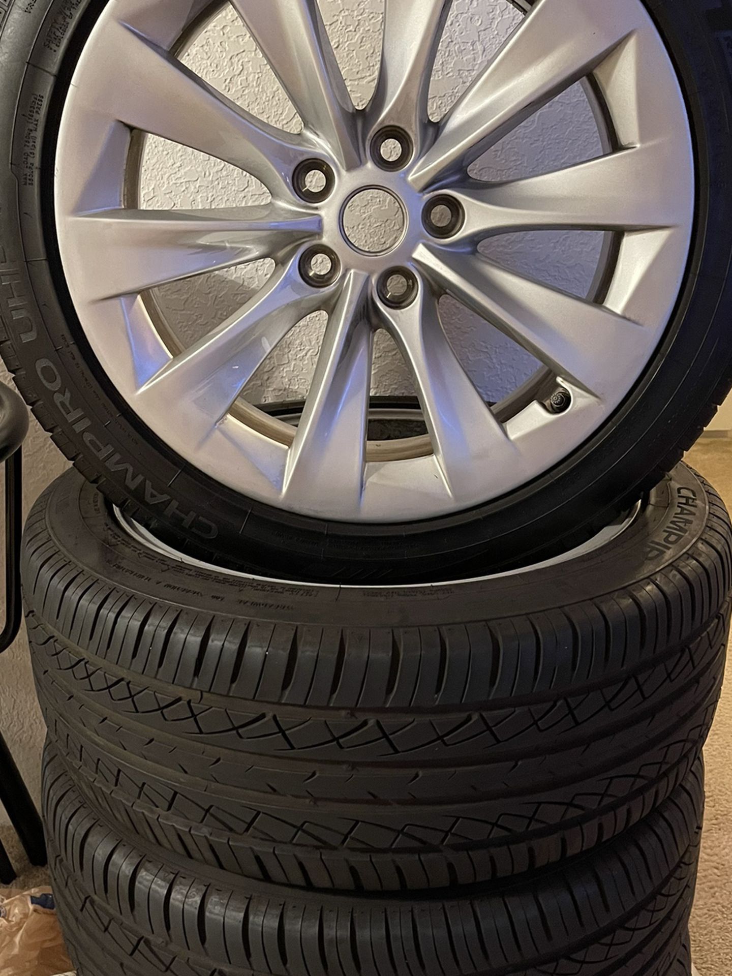 Tesla 19 inch Wheels And Tires Sets