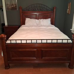 Queen Bedroom By Davis International For Sale 
