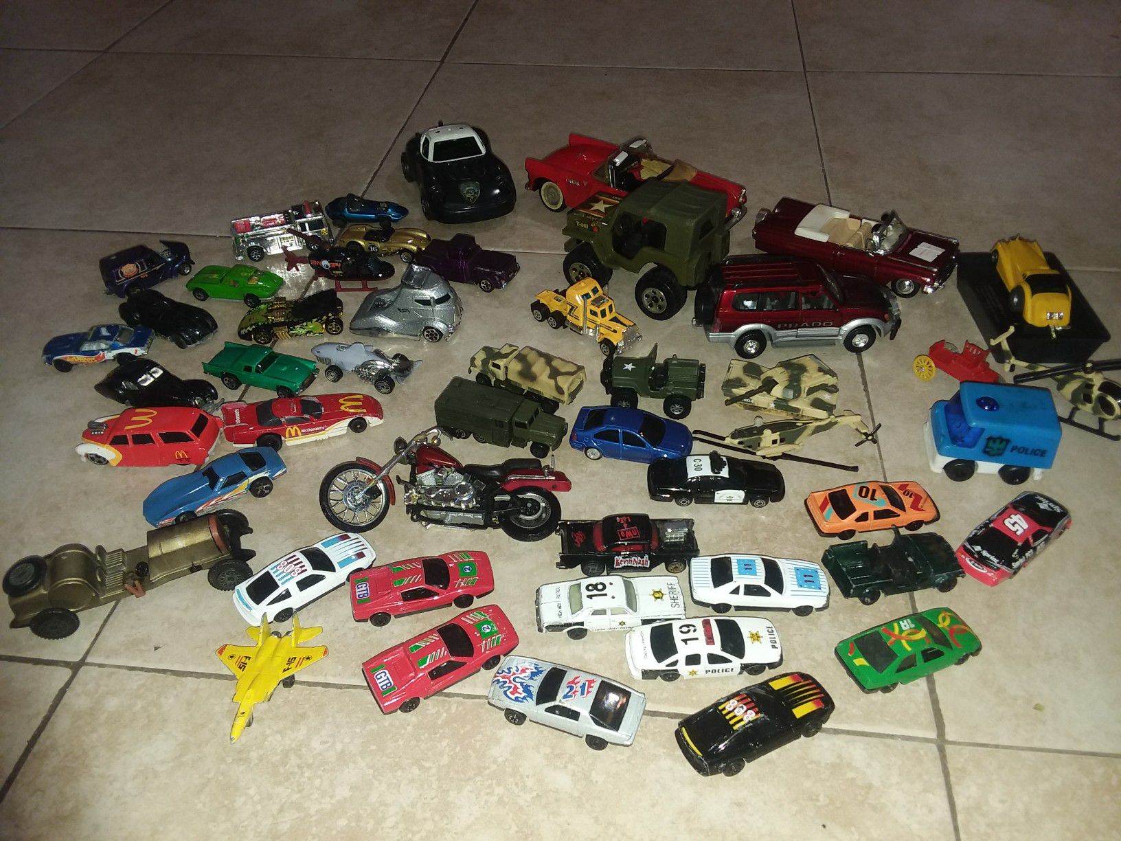 Lot of vintage toys cars