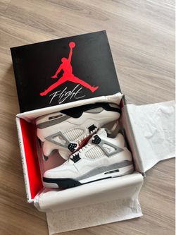 Size 10 men jordan 4 retro