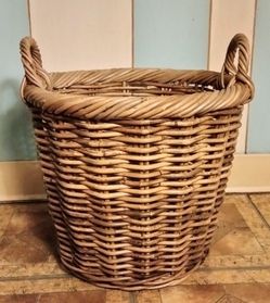 Wicker Basket With Handles 