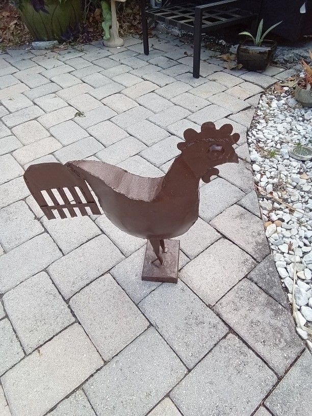 Vintage Metal Hen