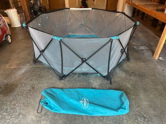 Regalo My Play Deluxe Extra Large Portable Kids Play Zone