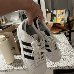 adidas Superstar white / black