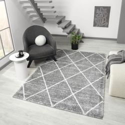 8/10 Modern Gray Rug 