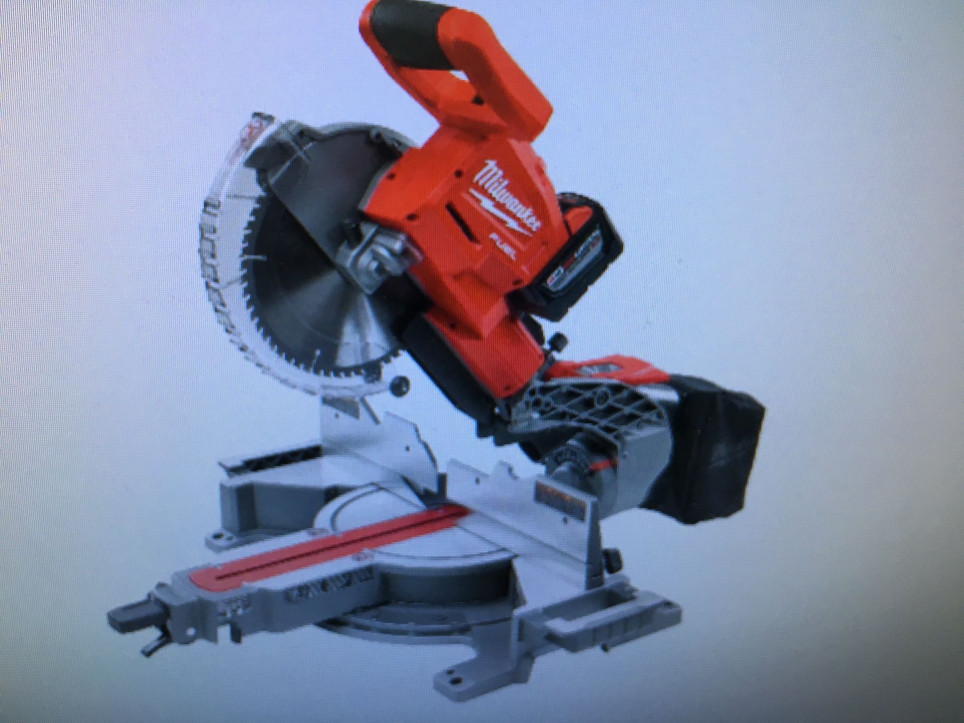 Milwaukee compound miter saw kit with 9.0AH battery