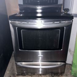 Kenmore Stove In Excellent Condition Used Less Than A Year