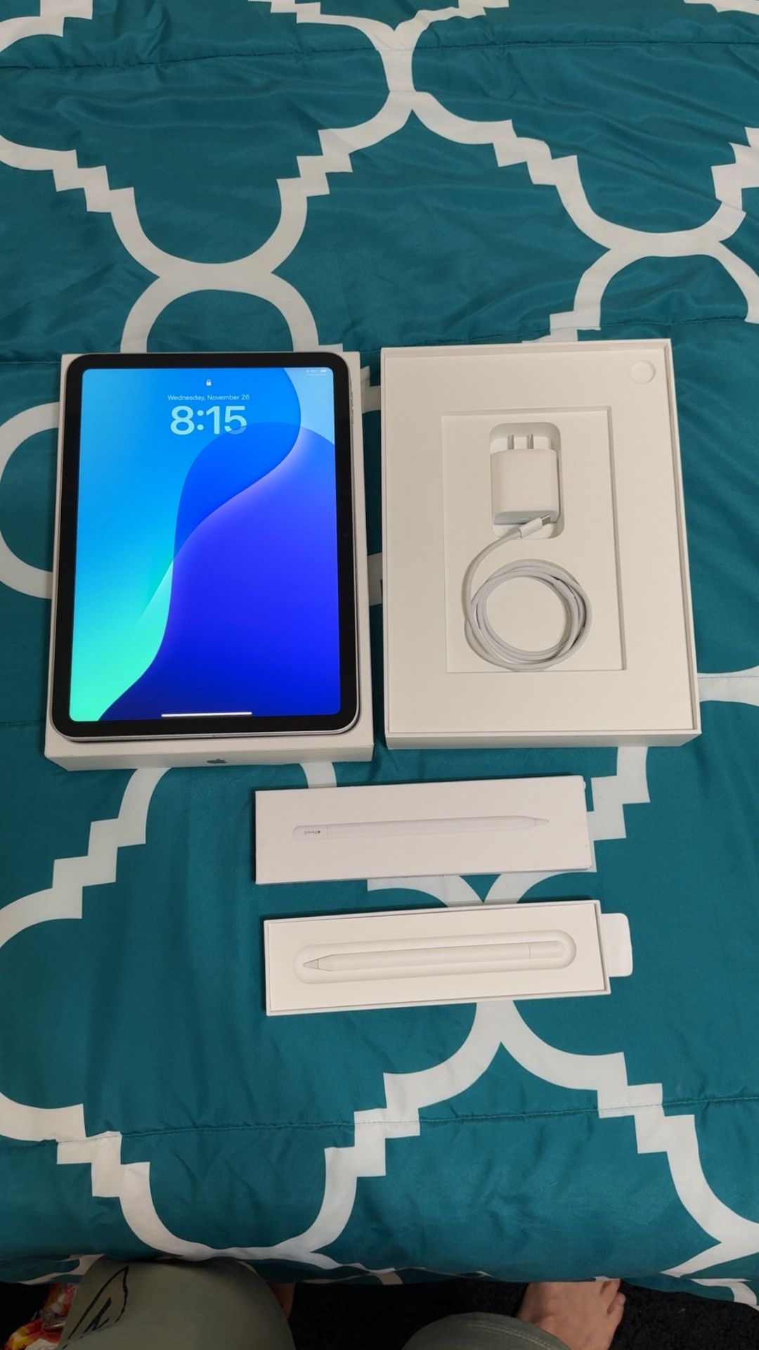 Apple iPad A16 And Apple Pencil