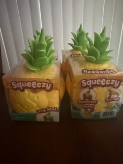 Sunny Days Squeeezy Pinapple