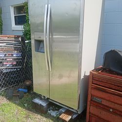 Whirlpool Ice Cold Quiet And Smooth Sign My Side Refrigerator Freezer For Sale In Pine Hills