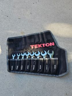 TEKTON 8-Piece Stubby SAE Combination Wrench Set w/ Pouch