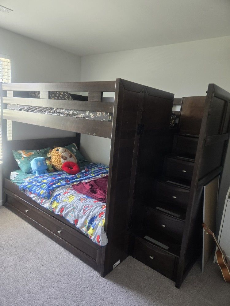 Full Size Storage Space Bunk Bed 