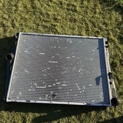 E92 Radiator 07-10  