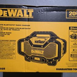 DeWalt 20Volt Jobsite Radio-Bluetooth Charger 