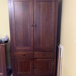 Media cabinet