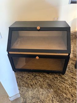 2-tier countertop bread box