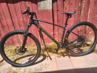 Trek Marlin Grey Mountain Bike size Large