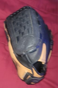 Brand New Easton Redline 14" Softball Left Handed RLX1400B Glove LHT